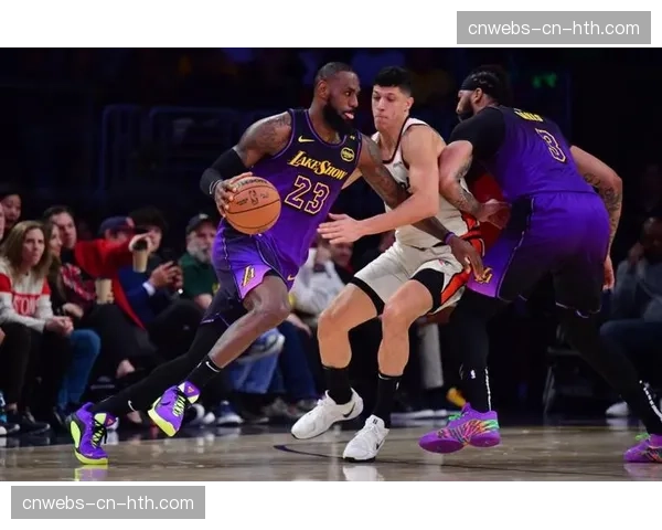 湖人加时惜败国王跌至第十，詹姆斯空砍三双，附加赛对阵形势再添变数